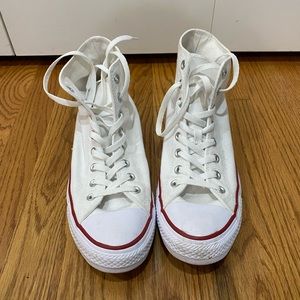 Converse tennis shoe